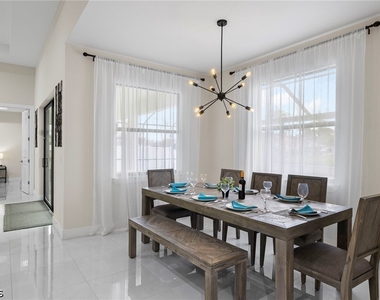 1137 Sw 18th Court - Photo Thumbnail 8