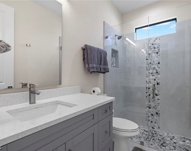 1137 Sw 18th Court - Photo Thumbnail 16