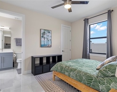 1137 Sw 18th Court - Photo Thumbnail 15