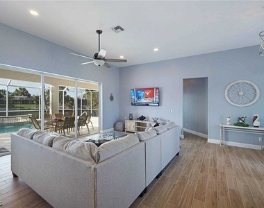 5020 Sw 17th Avenue - Photo Thumbnail 6