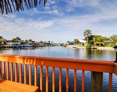 5020 Sw 17th Avenue - Photo Thumbnail 2