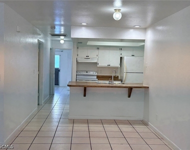 729 Sw 39th Street - Photo Thumbnail 1