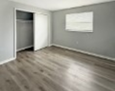2505-2429 Hanson Street - Photo Thumbnail 11
