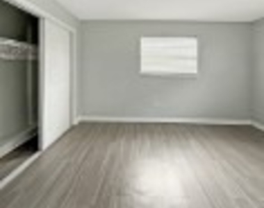 2505-2429 Hanson Street - Photo Thumbnail 6
