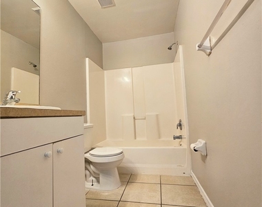 230 Hightower Avenue S - Photo Thumbnail 4