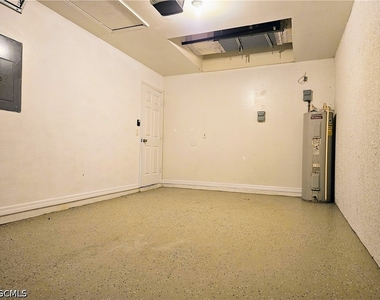 230 Hightower Avenue S - Photo Thumbnail 18