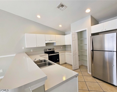 230 Hightower Avenue S - Photo Thumbnail 9
