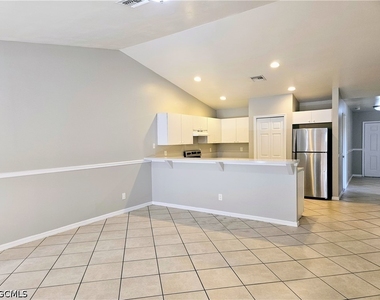 230 Hightower Avenue S - Photo Thumbnail 11