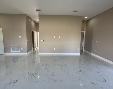 1518 Nelson Road N - Photo Thumbnail 12
