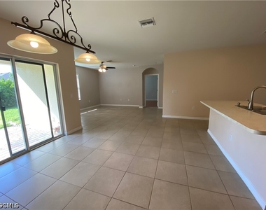 3425 Cancun Court - Photo Thumbnail 4