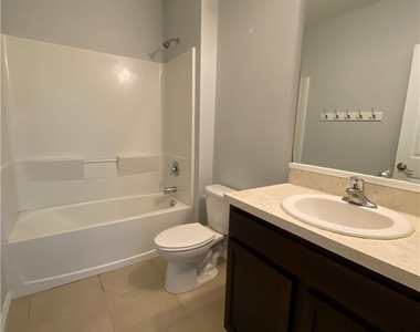 3425 Cancun Court - Photo Thumbnail 12
