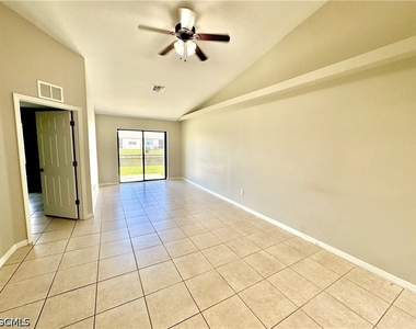 704 Se 6th Terrace - Photo Thumbnail 4