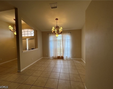 1405 Ne 5th Place - Photo Thumbnail 5