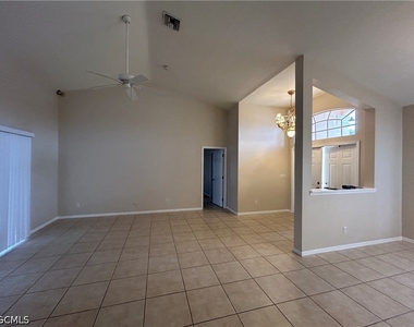 1405 Ne 5th Place - Photo Thumbnail 9