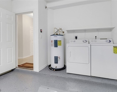 8189 Pacific Beach Drive - Photo Thumbnail 24