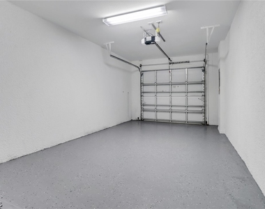 8189 Pacific Beach Drive - Photo Thumbnail 23
