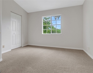 8189 Pacific Beach Drive - Photo Thumbnail 12