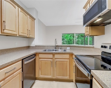 8189 Pacific Beach Drive - Photo Thumbnail 6