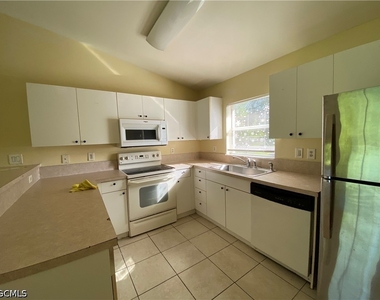 4939 Leonard Boulevard S - Photo Thumbnail 2