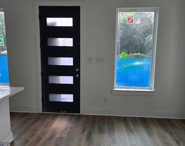 1206 Schweikhardt Street - Photo Thumbnail 2