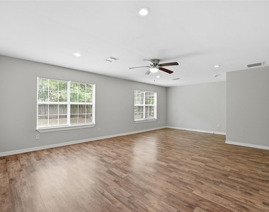 6203 Gaston Street - Photo Thumbnail 12