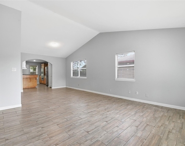 6203 Gaston Street - Photo Thumbnail 4