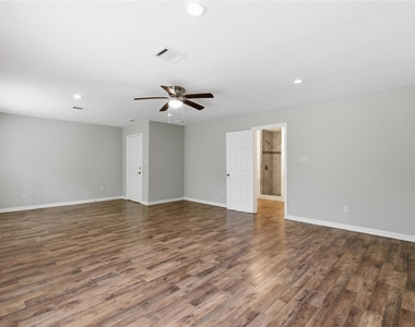 6203 Gaston Street - Photo Thumbnail 13