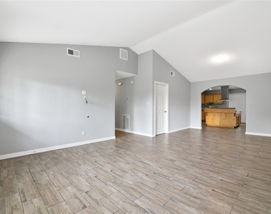 6203 Gaston Street - Photo Thumbnail 3
