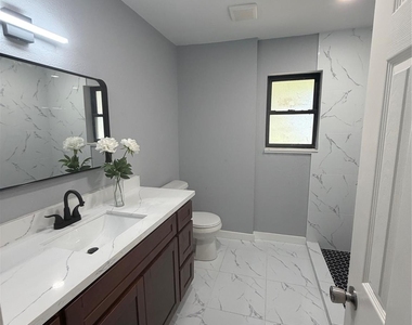 143 Hollyvale Drive - Photo Thumbnail 23