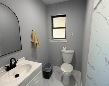 143 Hollyvale Drive - Photo Thumbnail 27