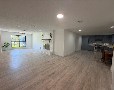 143 Hollyvale Drive - Photo Thumbnail 15