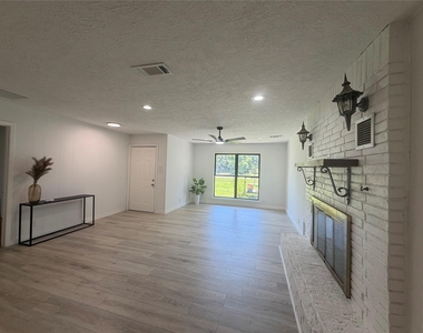 143 Hollyvale Drive - Photo Thumbnail 17