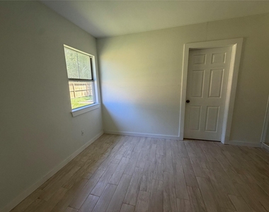 143 Hollyvale Drive - Photo Thumbnail 35