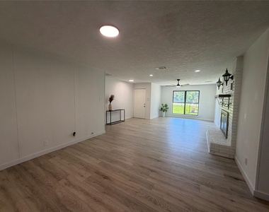 143 Hollyvale Drive - Photo Thumbnail 19
