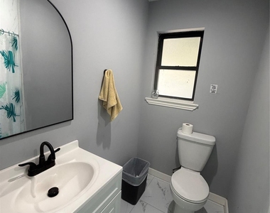 143 Hollyvale Drive - Photo Thumbnail 22