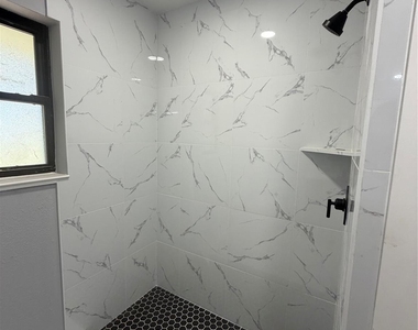 143 Hollyvale Drive - Photo Thumbnail 25