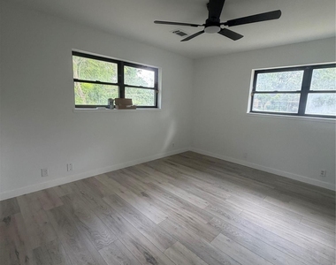 143 Hollyvale Drive - Photo Thumbnail 10