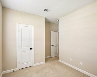 3085 Sorrento Hill Drive - Photo Thumbnail 13