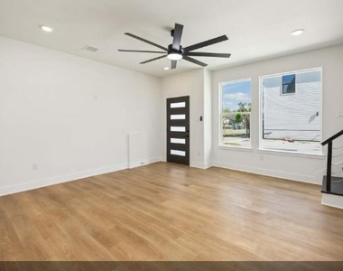4501 Newberry Street - Photo Thumbnail 2