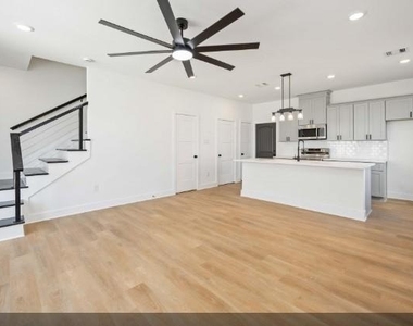 4501 Newberry Street - Photo Thumbnail 6