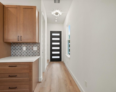 307 Quitman - Photo Thumbnail 6