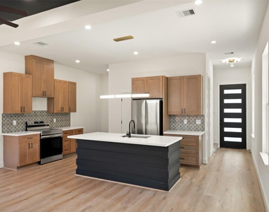 307 Quitman - Photo Thumbnail 4