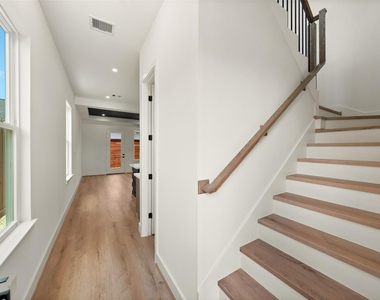 307 Quitman - Photo Thumbnail 18