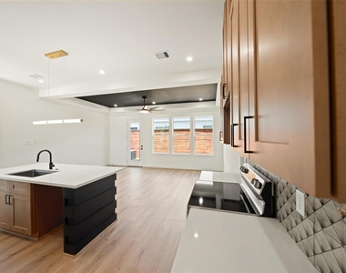 307 Quitman - Photo Thumbnail 14
