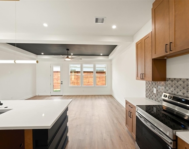 307 Quitman - Photo Thumbnail 13
