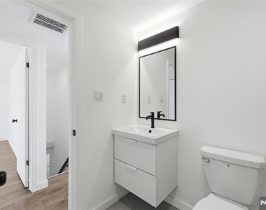 73 Macarthur - Photo Thumbnail 6