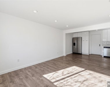 73 Macarthur - Photo Thumbnail 3