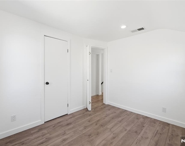 73 Macarthur - Photo Thumbnail 10