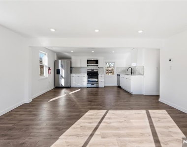73 Macarthur - Photo Thumbnail 4