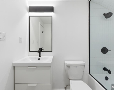 73 Macarthur - Photo Thumbnail 7